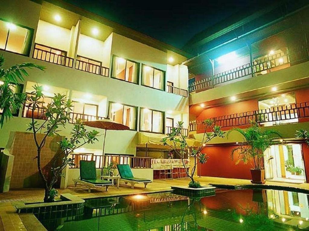 Bp Chiangmai City Hotel Чиангмай Екстериор снимка