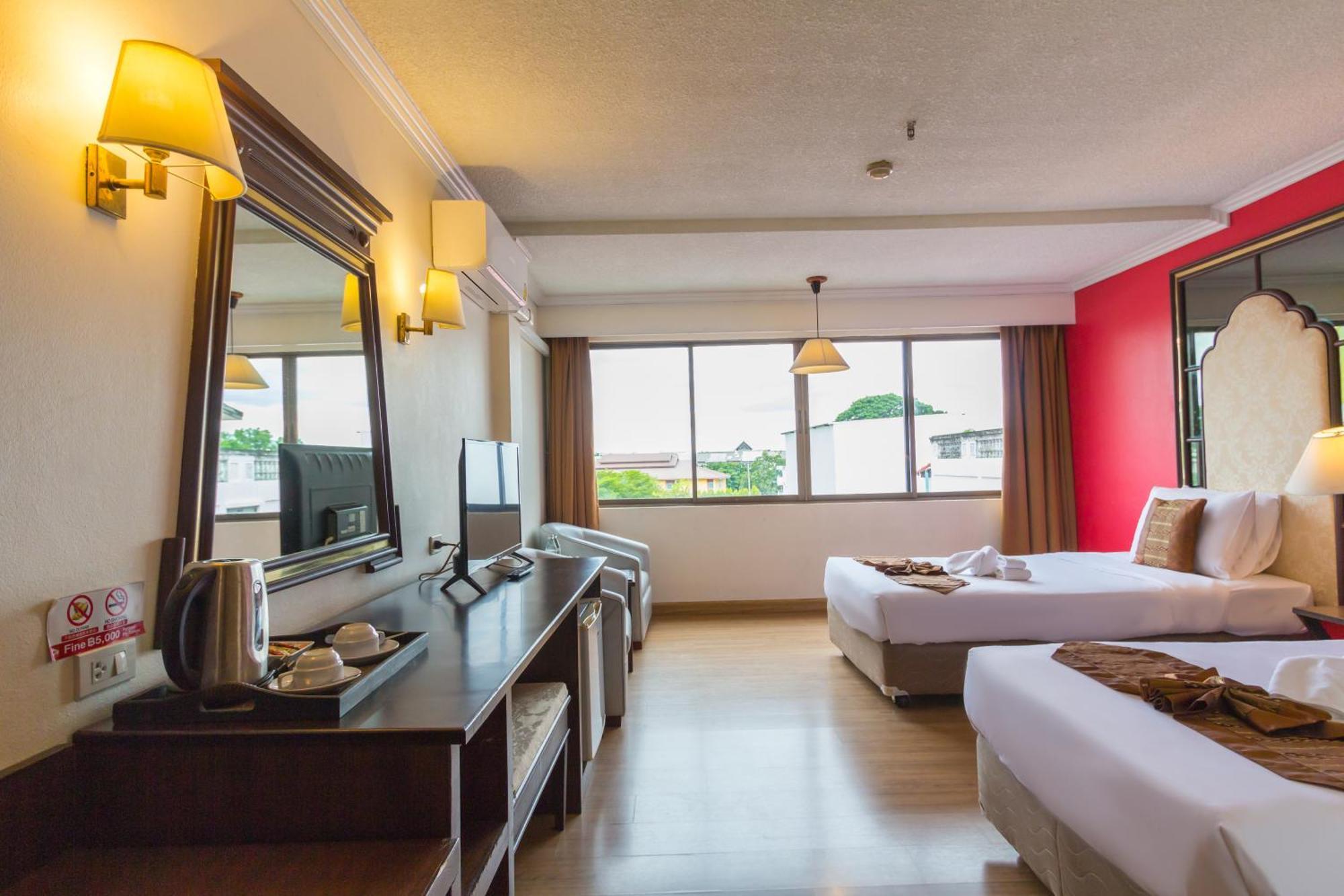 Bp Chiangmai City Hotel Чиангмай Екстериор снимка