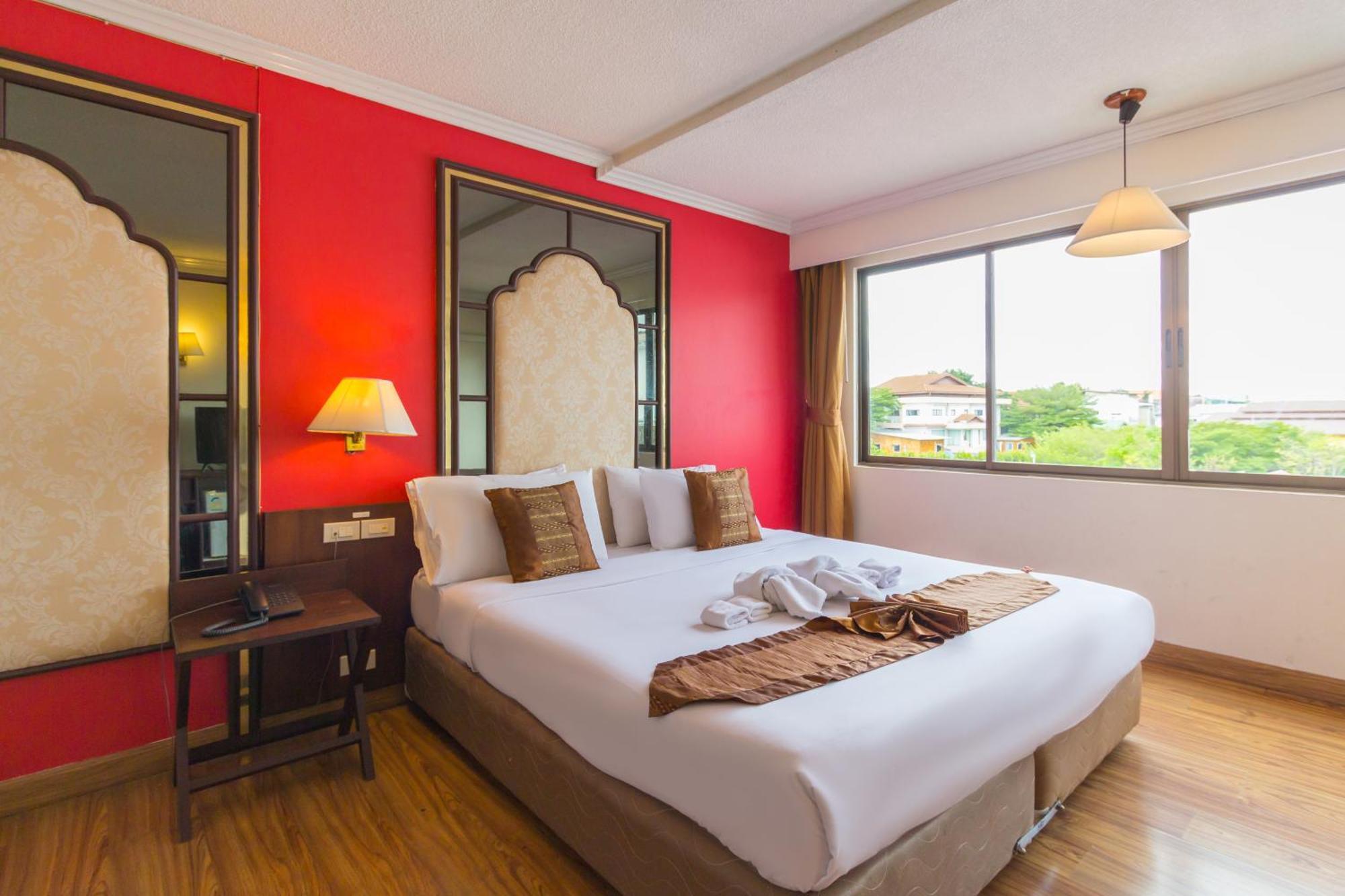 Bp Chiangmai City Hotel Чиангмай Екстериор снимка