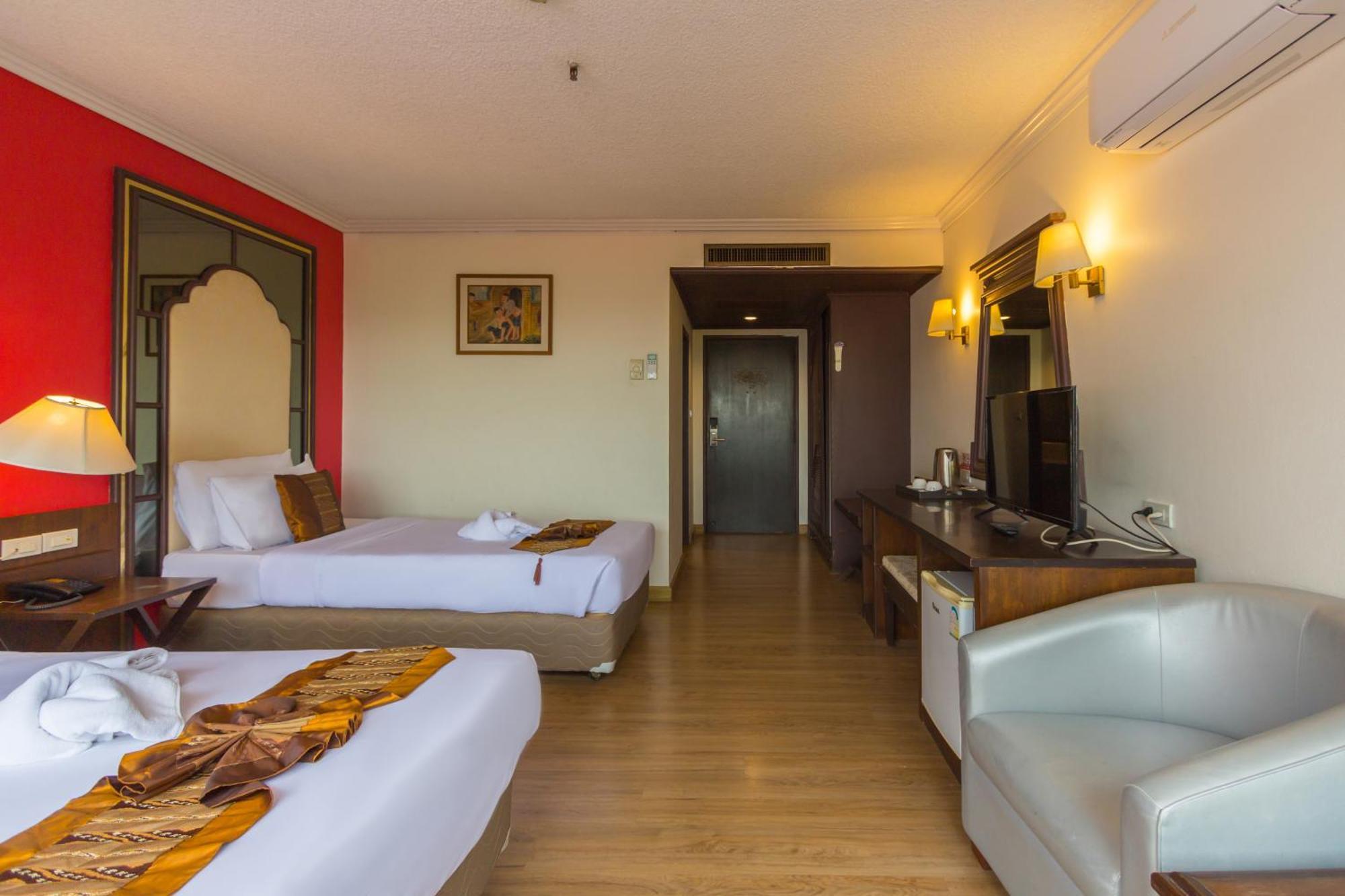 Bp Chiangmai City Hotel Чиангмай Екстериор снимка