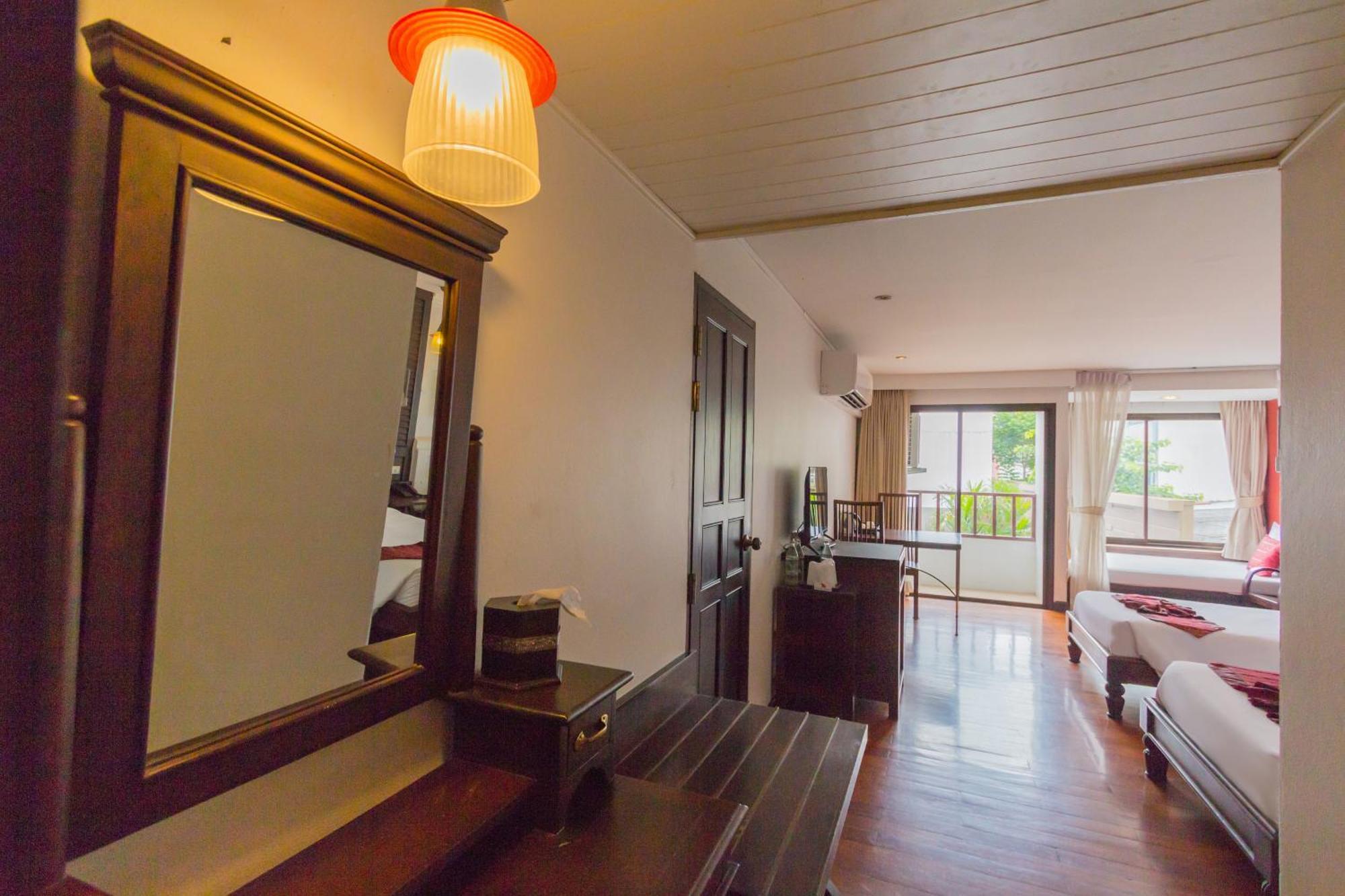 Bp Chiangmai City Hotel Чиангмай Екстериор снимка