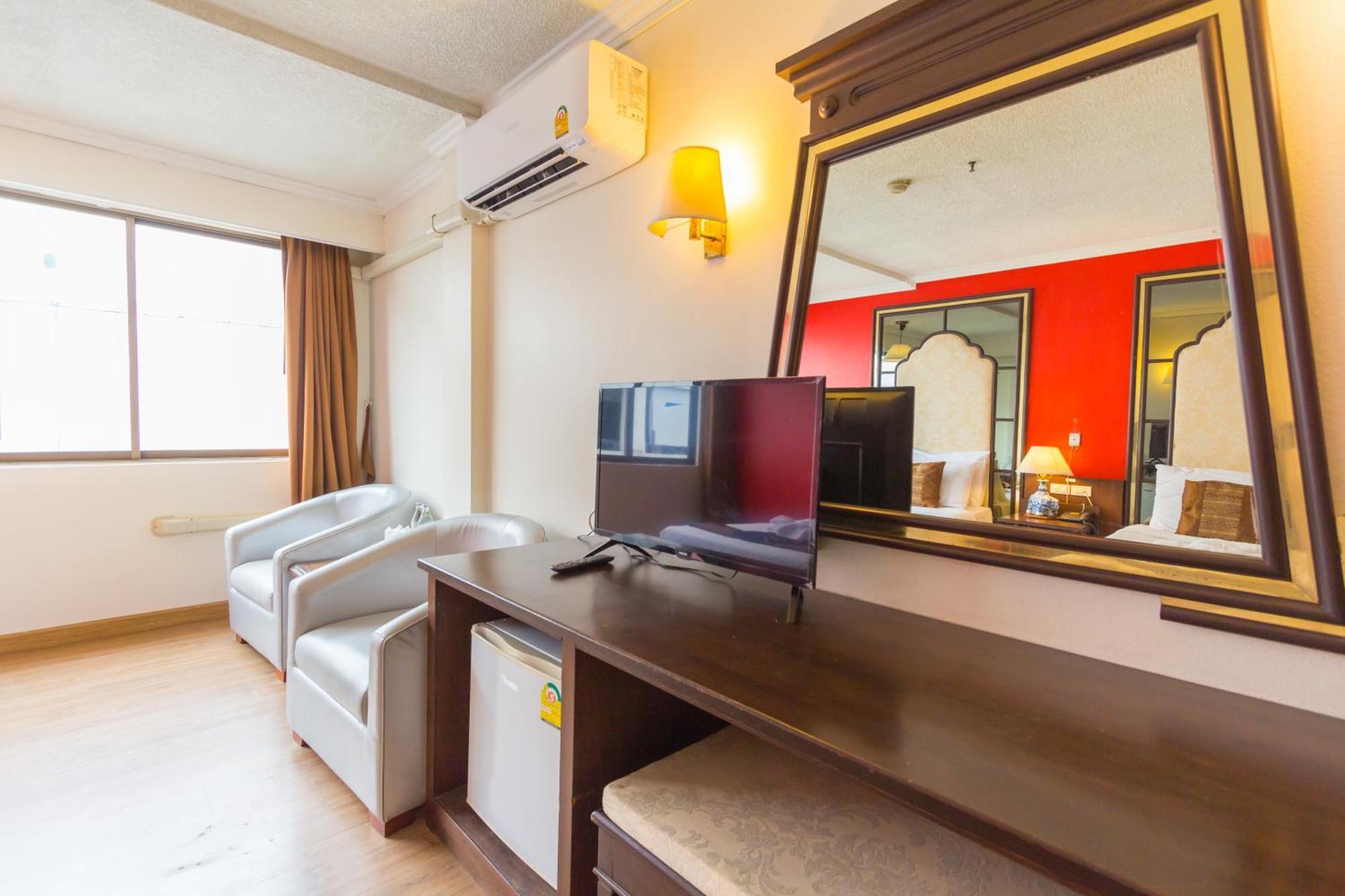 Bp Chiangmai City Hotel Чиангмай Екстериор снимка