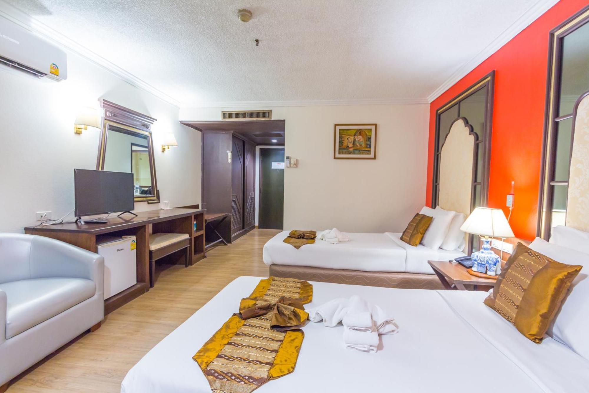 Bp Chiangmai City Hotel Чиангмай Екстериор снимка