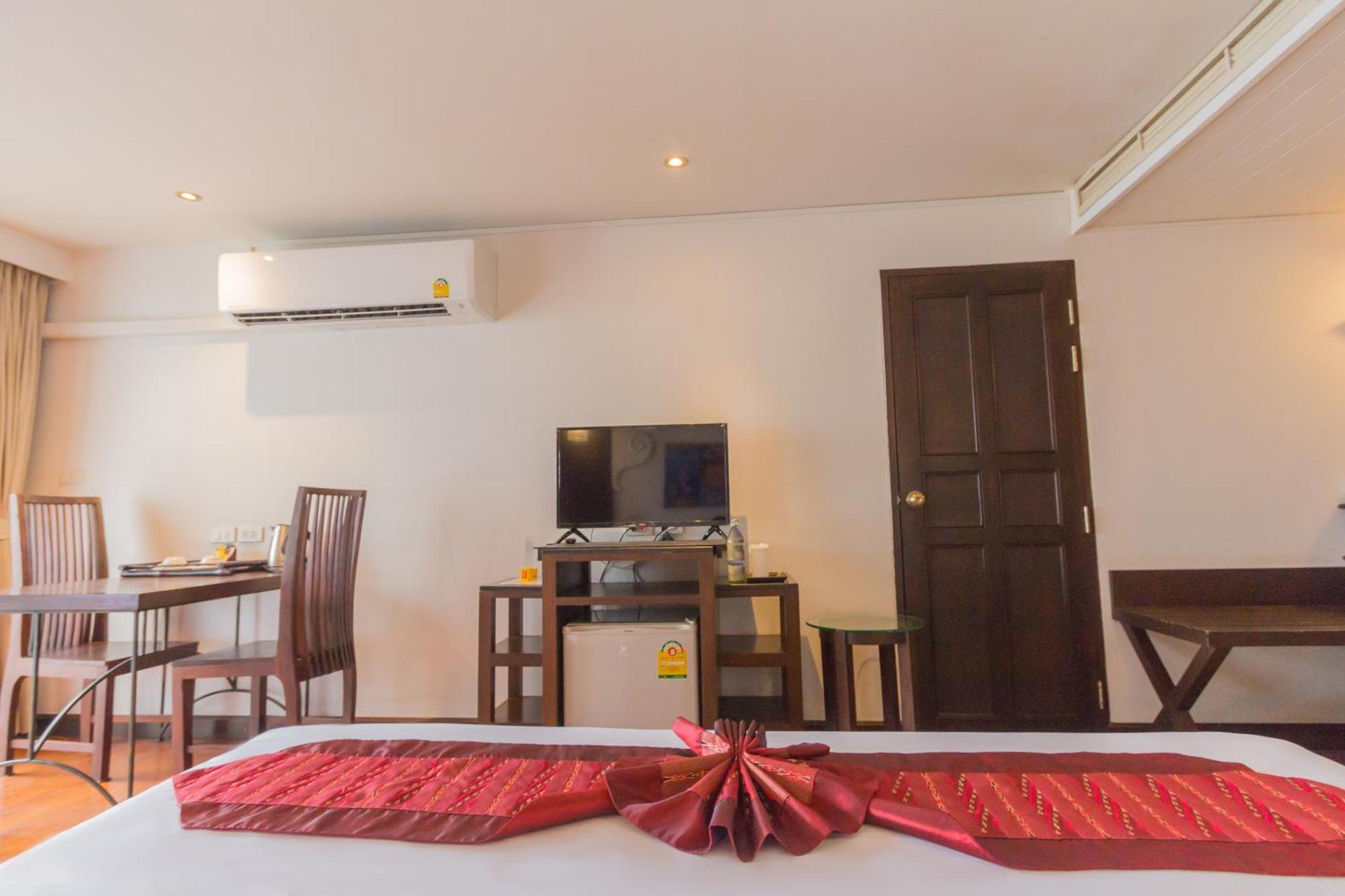Bp Chiangmai City Hotel Чиангмай Екстериор снимка